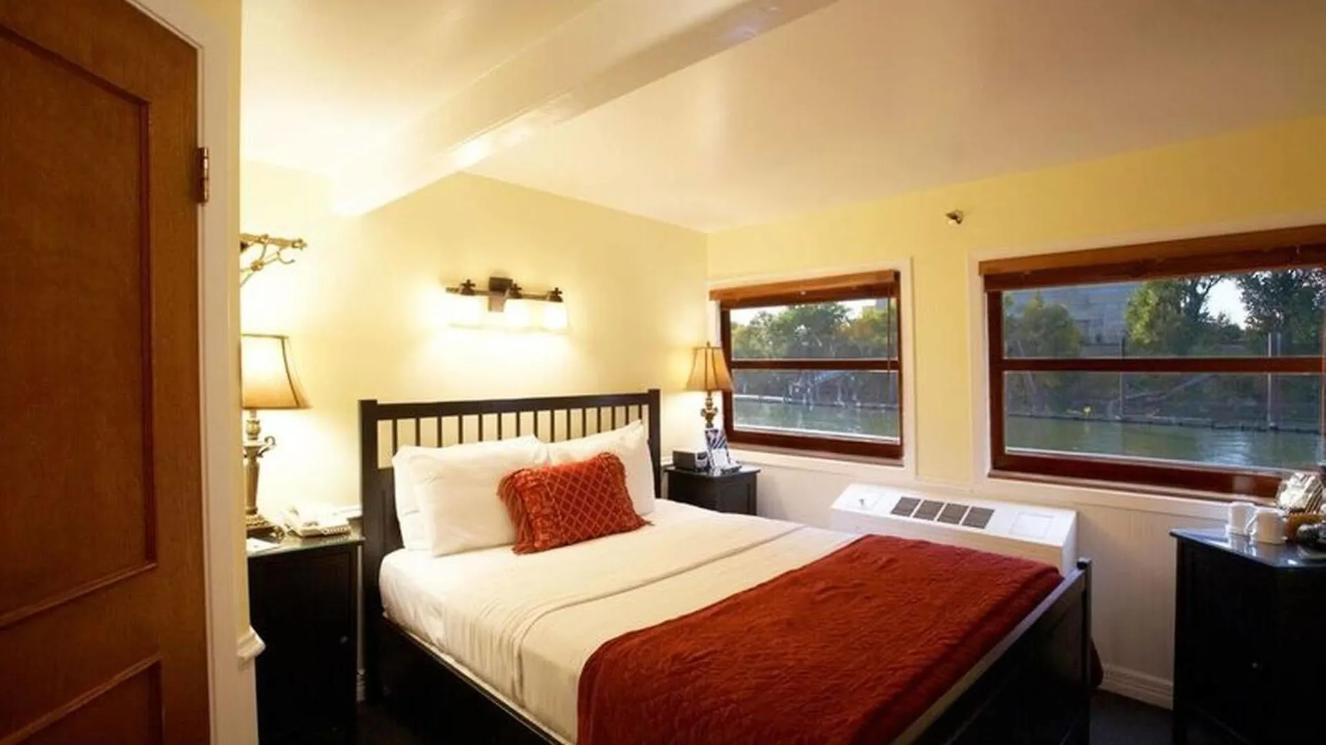 Delta King Hotel Sacramento